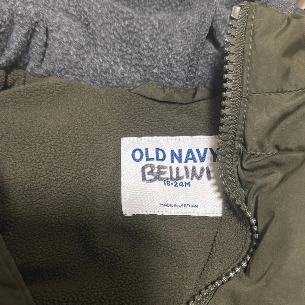 ✨ Old Navy Kids Hooded Puffer Vest - Dark Green and Gray